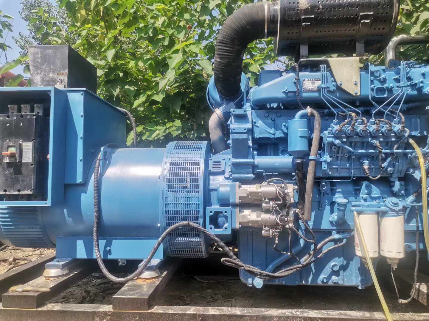 砚山详细说明降低 800kW 柴油发电机输出电流波动的方法