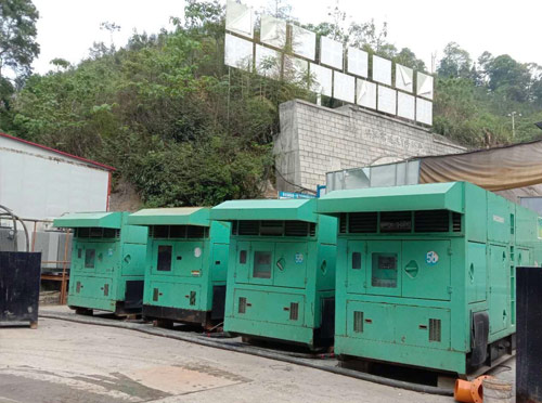 砚山先进的应急发电机系统中智能监测和控制系统如何确保电压稳定？